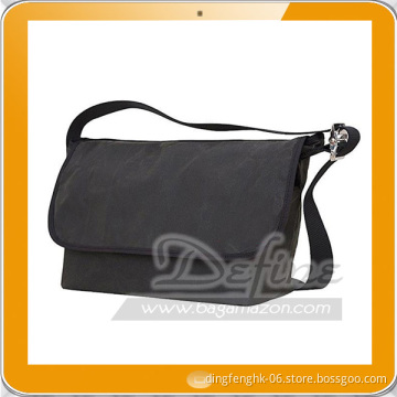 Waxed Vintage Messenger Bag With Nylon Lining